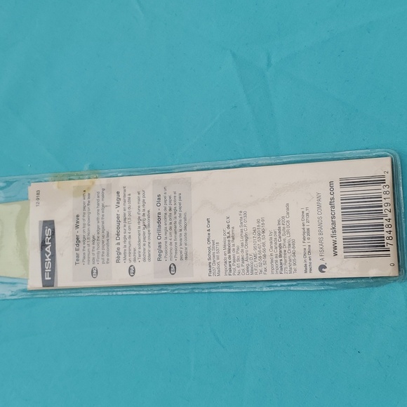 Paper edge tear tool (wave shape) by Fiskars - Picture 3 of 4